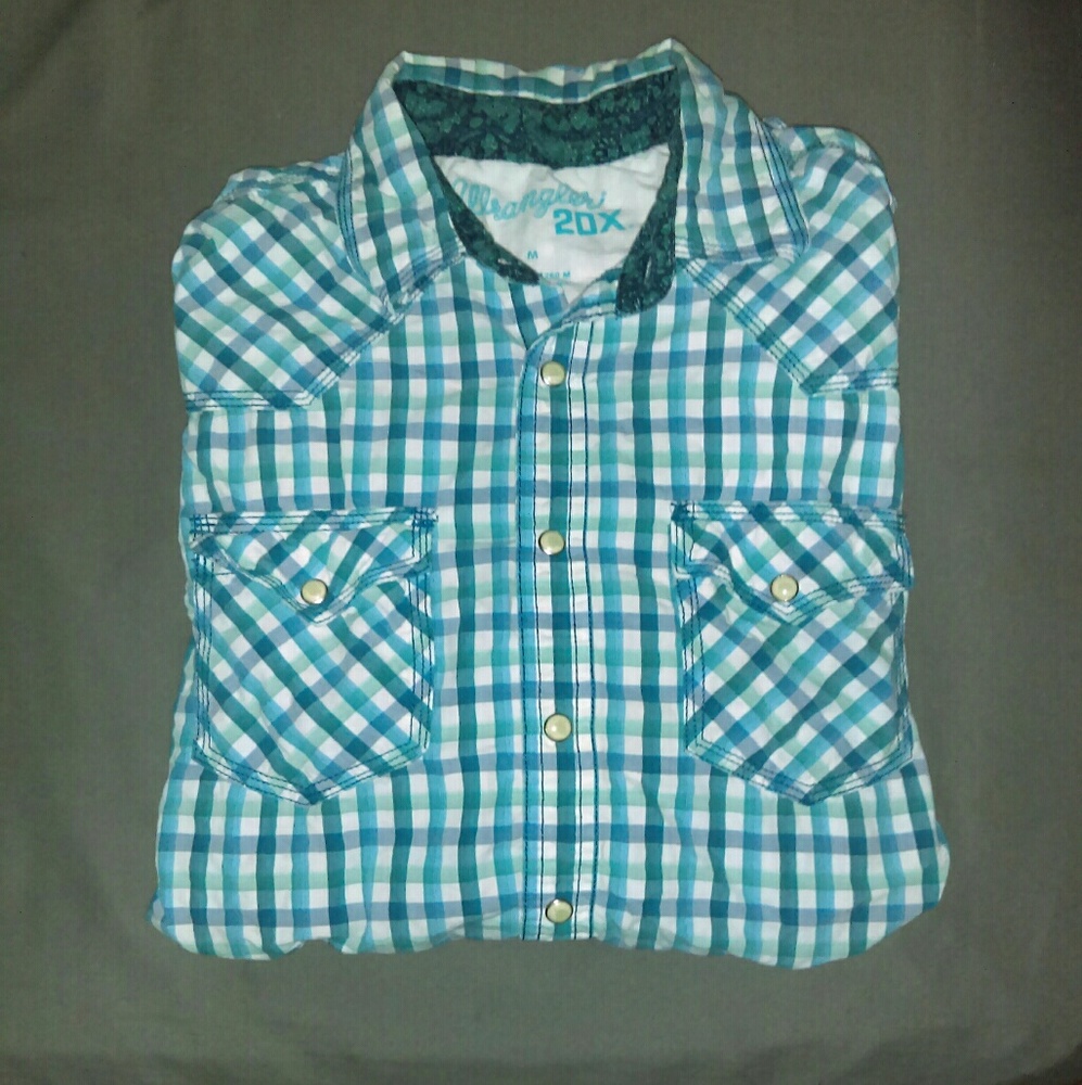 Snap down long sleeve top